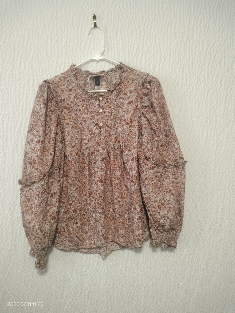 Universal Thread Multicolor Floral Top Womens Size M Cottagecore Long Sleeves
